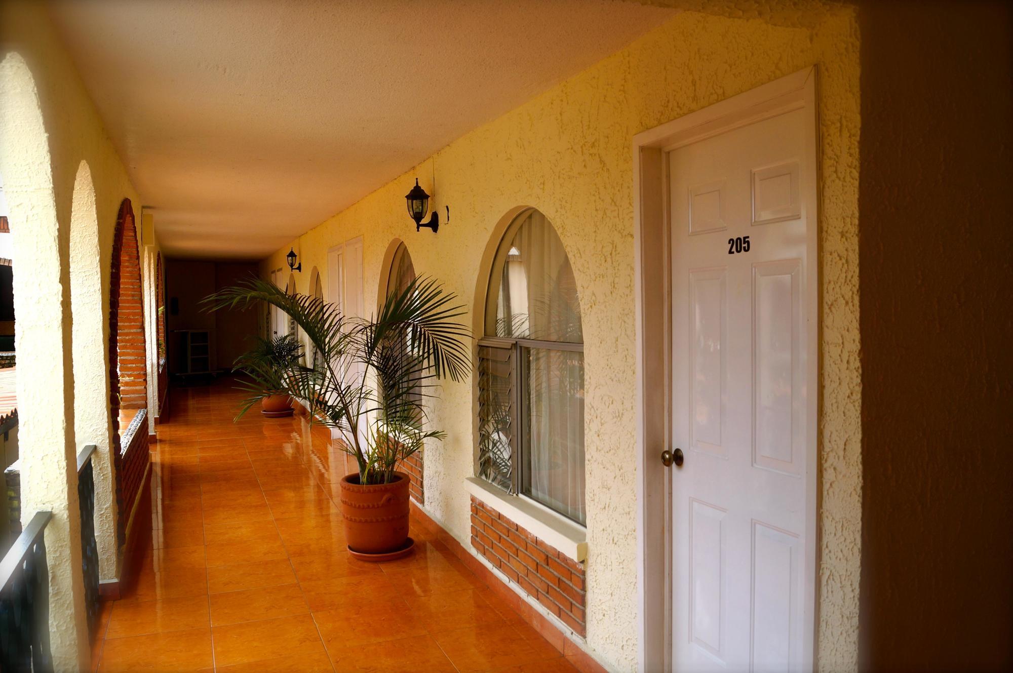 Hotel & Suites Villa Del Sol Morelia Exteriér fotografie